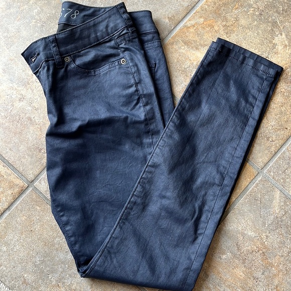 EUC The Limited Dark Navy Coated Denim size 4 - Picture 1 of 5